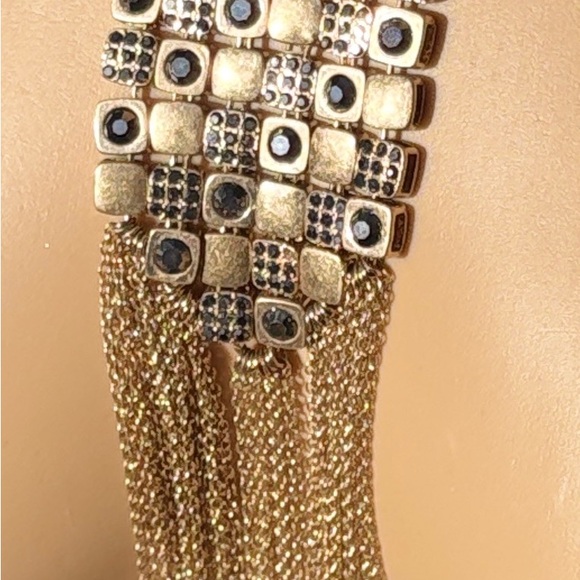 Elegant Gold and Black Statement Necklace - Picture 6 of 12